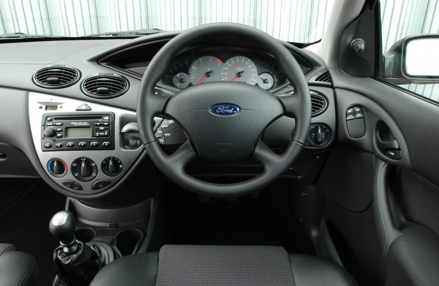  Ford Focus Wagon 1999 года  (фото 13 из 75)